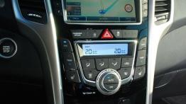 Hyundai i30 II Hatchback 5d - galeria redakcyjna - konsola środkowa