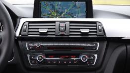 BMW Seria 3 (F30) 335d xDrive 313KM - galeria redakcyjna - konsola środkowa