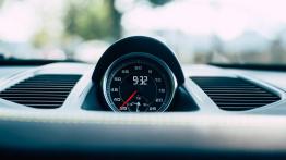 Porsche 911 Carrera T - galeria redakcyjna - zegarek na desce rozdzielczej