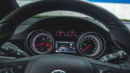 Opel Astra K - dobra, choć nie luksusowa - zestaw wskaźników