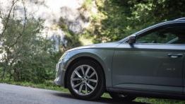 Skoda Superb Combi 2.0 TDI 190 KM - galeria redakcyjna - lewy bok