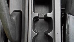 Honda CR-V IV 1.6 i-DTEC 120KM - galeria redakcyjna - schowek na kubki