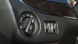 Lancia Voyager Van 3.6 V6 283KM - galeria redakcyjna - inny element panelu przedniego