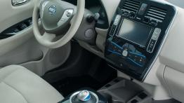 Nissan Leaf Hatchback 5d Elektryczny 109KM - galeria redakcyjna - kokpit