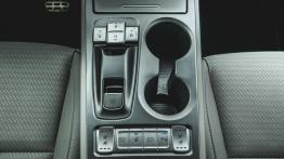 Hyundai Kona Electric - galeria redakcyjna - widok ogólny wnętrza z przodu