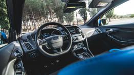 Ford Focus RS - niebieski terrorysta
