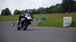 Wyższa szkoła jazdy Suzuki - prędkość może być bezpieczna