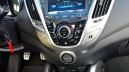Hyundai Veloster Coupe 1.6 GDI 140KM - galeria redakcyjna - konsola środkowa