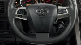 Toyota Corolla Facelifting - wersja USA - kierownica