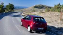 Mazda 2 Facelifting - wersja 3-drzwiowa - widok z tyłu