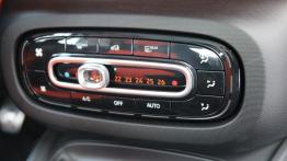 Smart fortwo III passion - galeria redakcyjna - panel sterowania wentylacją i nawiewem