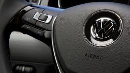 Volkswagen Jetta VI Facelifting (2015) - wersja amerykańska - sterowanie w kierownicy