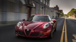 Alfa Romeo 4C (2015) - wersja amerykańska - widok z przodu