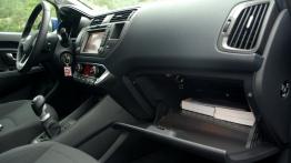 Kia Rio III Hatchback 5d - galeria redakcyjna - schowek przedni otwarty