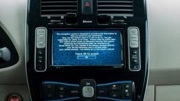 Nissan Leaf Hatchback 5d Elektryczny 109KM - galeria redakcyjna - konsola środkowa