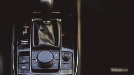 Mazda CX-30 2.0 Skyactiv-G 122 KM - galeria redakcyjna - widok ogólny wn?trza z przodu