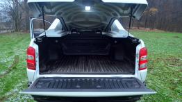 Mitsubishi L200 - galeria redakcyjna - tył - bagażnik otwarty