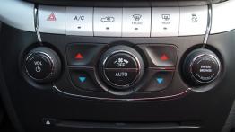 Fiat Freemont SUV 2.0 Multijet II 16v 140KM - galeria redakcyjna - panel sterowania wentylacją i naw