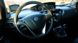 Lancia Ypsilon IV Hatchback 5d 1.3 Multijet 16v 95KM - galeria redakcyjna 2 - kierownica