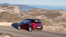 Mazda 2 Facelifting - wersja 3-drzwiowa - widok z tyłu