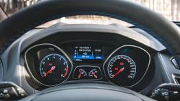 Ford Focus RS (2016) - galeria redakcyjna - zestaw wskaźników