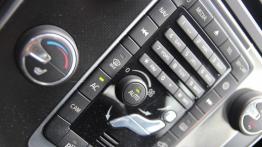 Volvo S60 II Facelifting 2.0 181KM - galeria redakcyjna - konsola środkowa