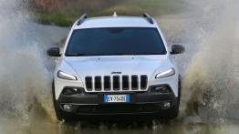 Jeep Cherokee KL (2014) Trailhawk - wersja europejska - widok z przodu