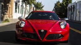 Alfa Romeo 4C (2015) - wersja amerykańska - widok z przodu