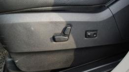 Lancia Voyager Van 3.6 V6 283KM - galeria redakcyjna - sterowanie regulacją foteli