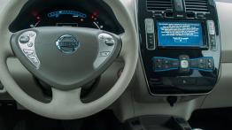 Nissan Leaf Hatchback 5d Elektryczny 109KM - galeria redakcyjna - kokpit