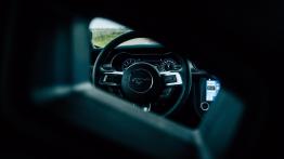 Ford Mustang GT - galeria redakcyjna - widok ogólny wnętrza z przodu