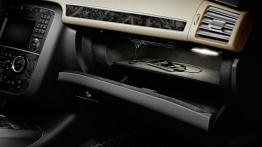 Mercedes klasy R 2011 - wersja przedłużona - schowek przedni otwarty