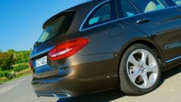 Mercedes Klasa C W205 Kombi - galeria redakcyjna - prawy tylny reflektor - wyłączony