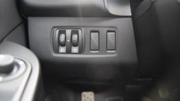Renault Clio IV RS Turbo 200KM - galeria redakcyjna - panel sterowania pod kierownicą