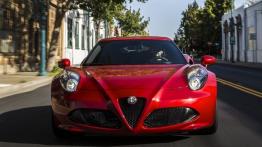 Alfa Romeo 4C (2015) - wersja amerykańska - widok z przodu