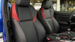 Subaru WRX STI (2015) - wersja europejska - fotel pasażera, widok z przodu