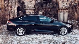 Opel Insignia 1.5 Turbo 165 KM - galeria redakcyjna - prawy bok