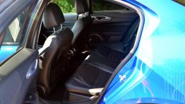 Alfa Romeo Giulia Veloce 2.0 TBi 280 KM - galeria redakcyjna - siedzenia trzeciego rzêdu