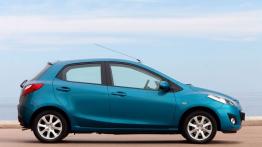 Mazda 2 Facelifting - wersja 5-drzwiowa - prawy bok