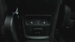 Opel Astra K - dobra, choć nie luksusowa - inny element wnętrza z tyłu