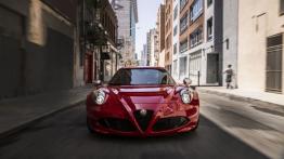 Alfa Romeo 4C (2015) - wersja amerykańska - widok z przodu