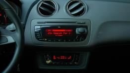 Seat Ibiza V Hatchback 5d Facelifting 1.2 TSI 105KM - galeria redakcyjna - konsola środkowa