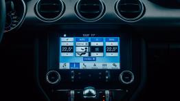 Ford Mustang GT - galeria redakcyjna - ekran systemu multimedialnego