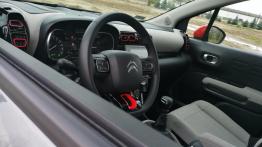 Citroen C3 Aircross 1.2 PureTech 131 KM - galeria redakcyjna - widok ogólny wnętrza z przodu