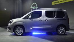 Opel Combo Life - galeria redakcyjna - lewy bok