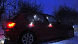 BMW Seria 1 F20-F21 Hatchback 5d 118i 170KM - galeria redakcyjna - prawy bok