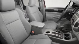 Toyota Tacoma - widok ogólny wnętrza z przodu