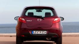 Mazda 2 Facelifting - wersja 3-drzwiowa - widok z tyłu