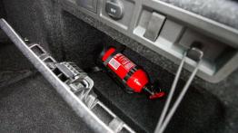 Skoda Superb Laurin & Klement 2.0 TDI 150 KM - galeria redakcyjna - bagażnik, akcesoria