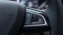 Skoda Superb 1.4 TSI 150 KM - galeria redakcyjna - sterowanie w kierownicy
